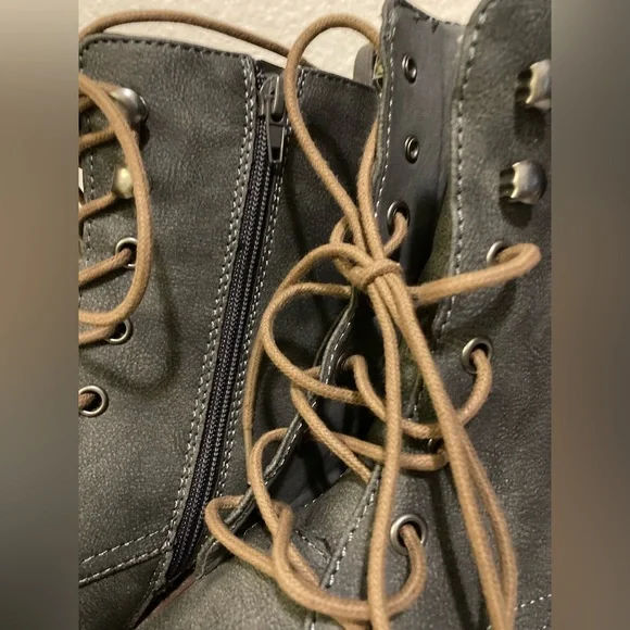 NWT Maurices 9M dark mottled grey lace up ankle boots - Picture 6 of 8
